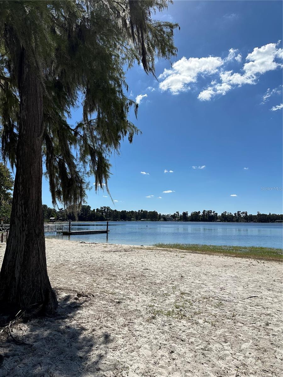 MOON LAKE ESTATES - Land