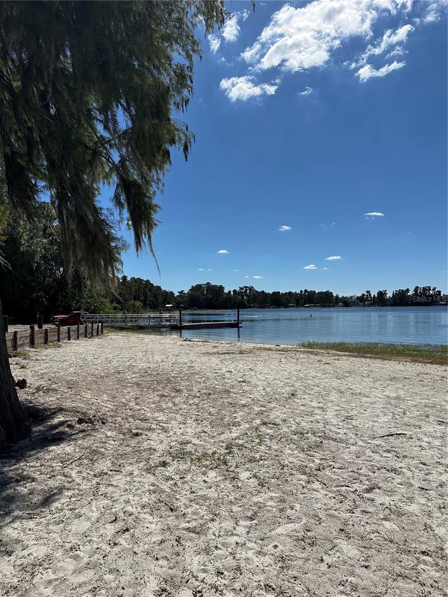 MOON LAKE ESTATES - Land