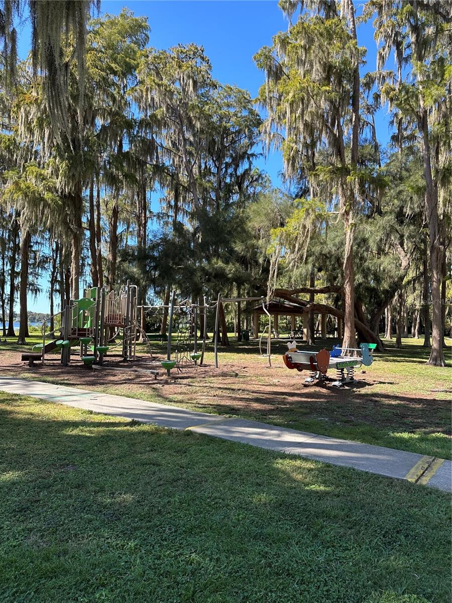 MOON LAKE ESTATES - Land