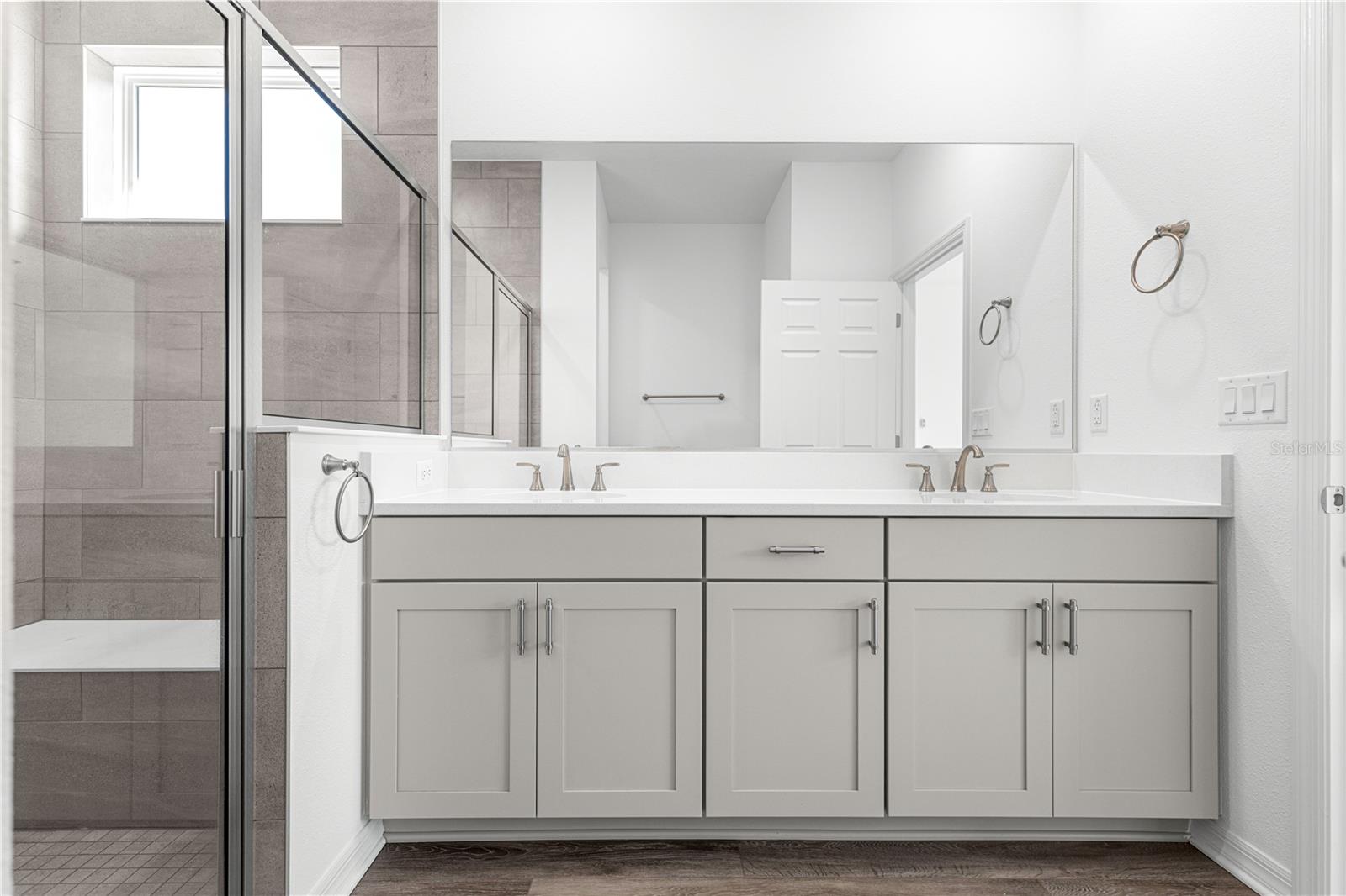 ON TOP OF THE WORLD - Residential