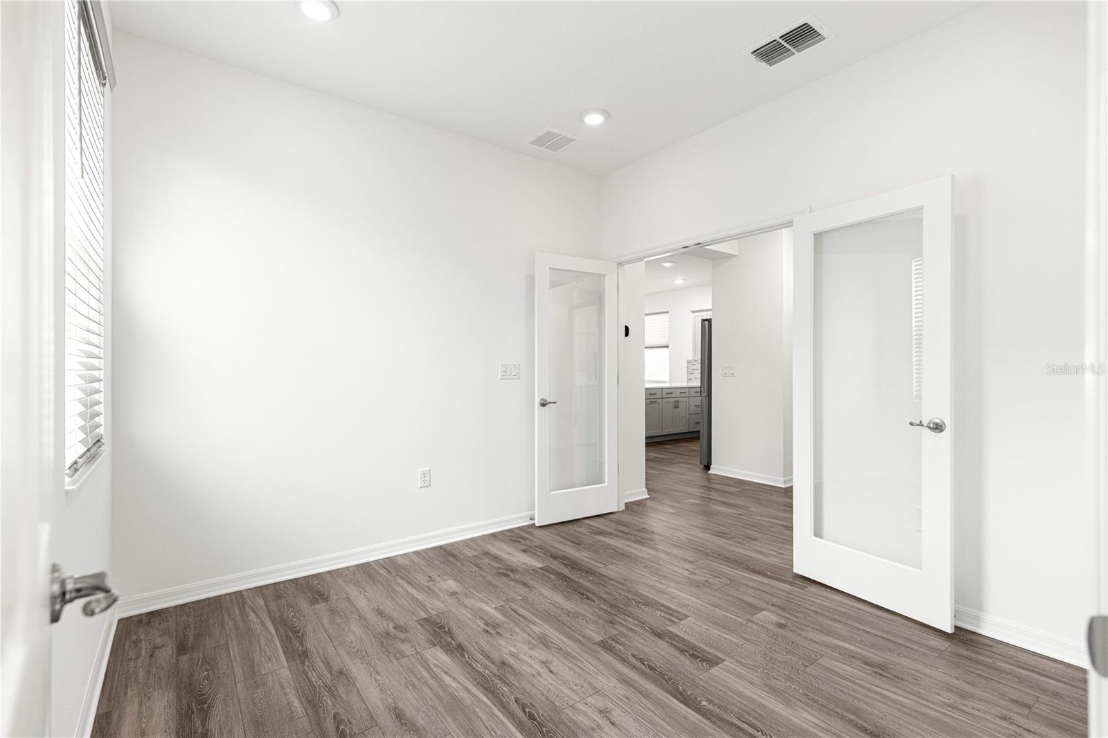 ON TOP OF THE WORLD - Residential