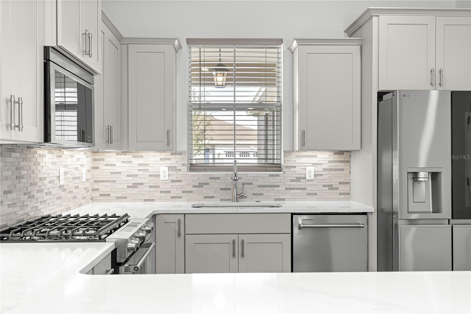 ON TOP OF THE WORLD - Residential