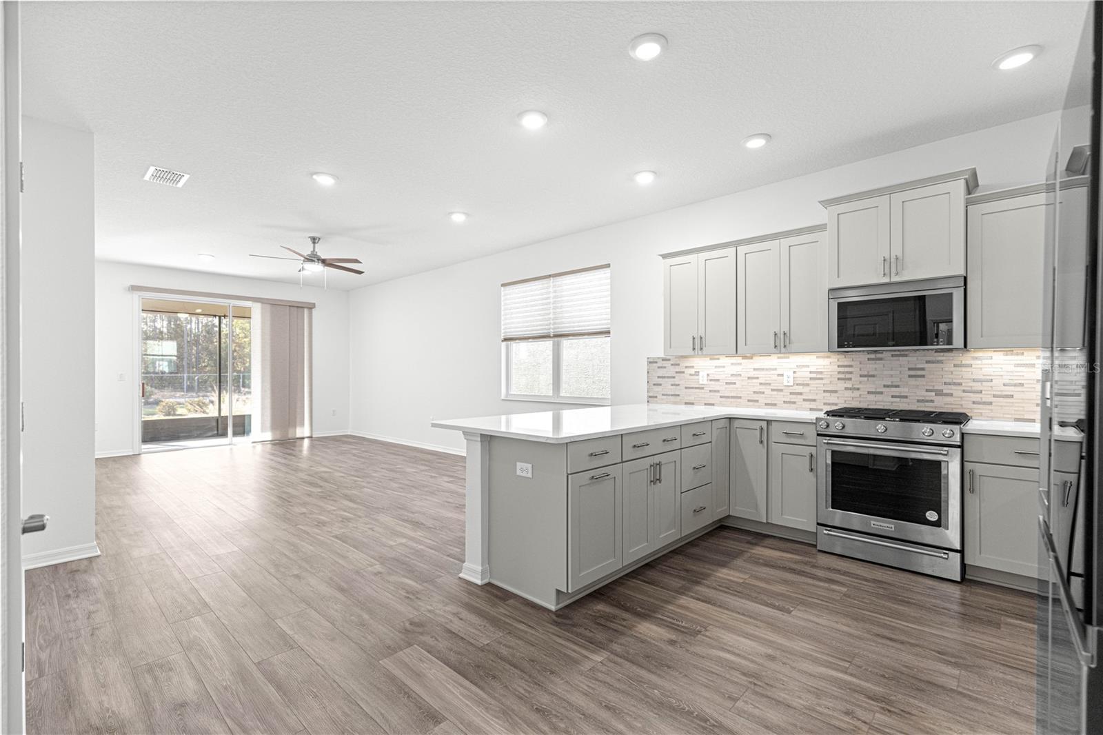 ON TOP OF THE WORLD - Residential