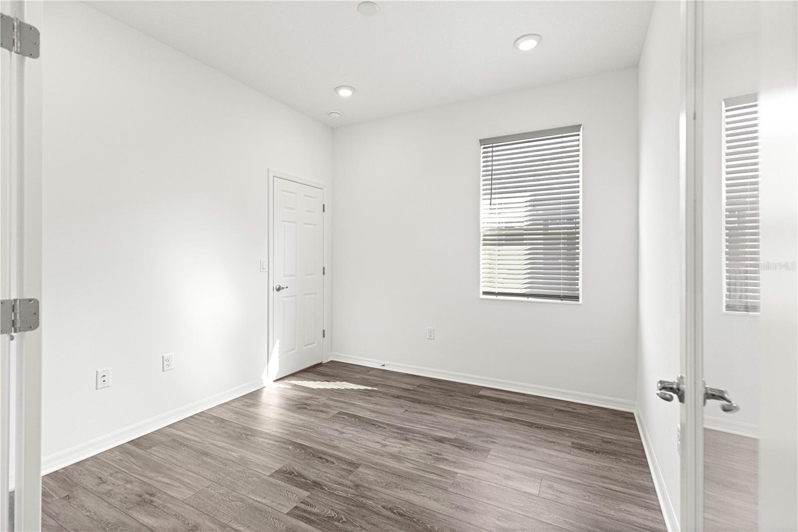 ON TOP OF THE WORLD - Residential