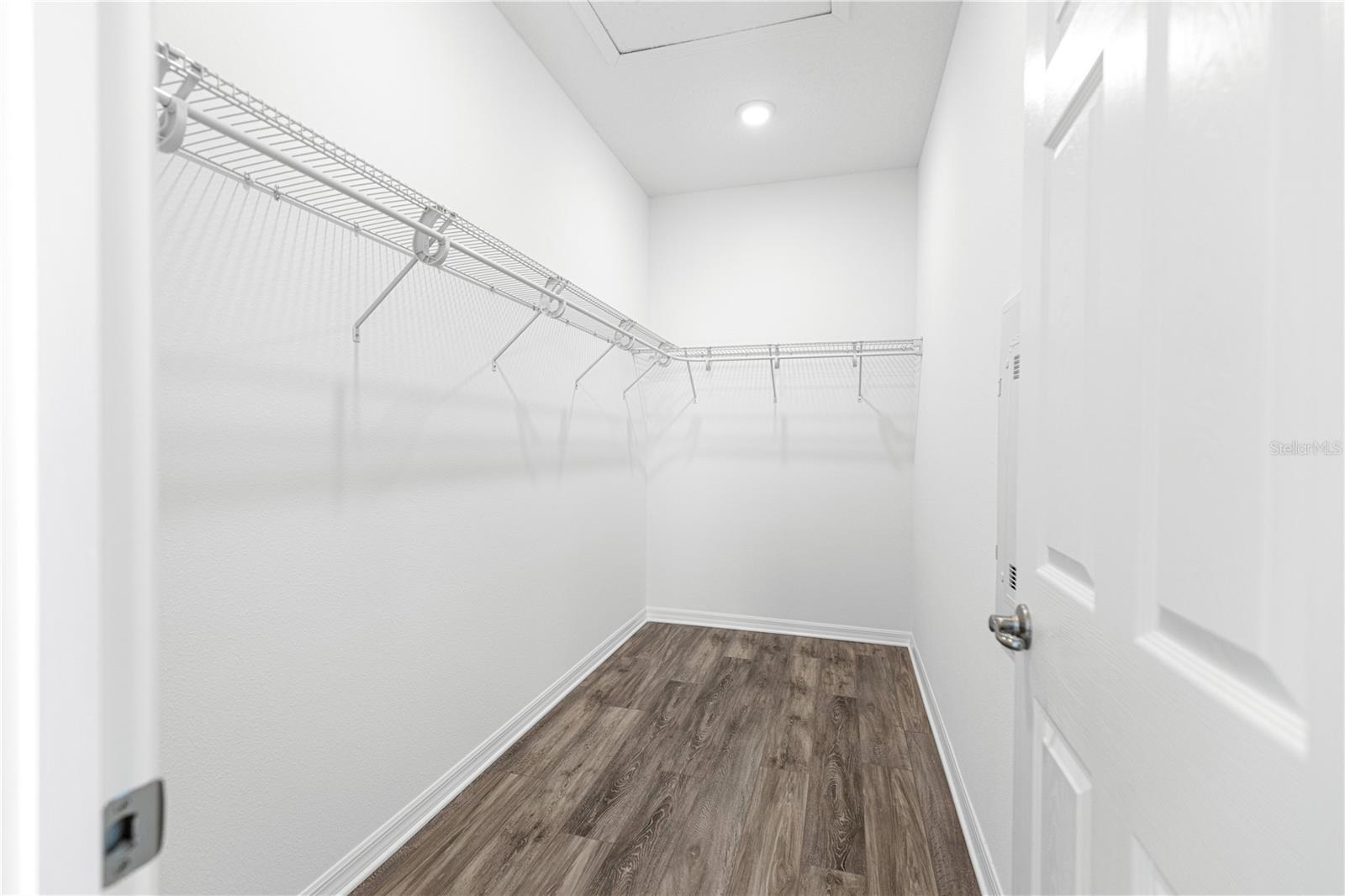 ON TOP OF THE WORLD - Residential