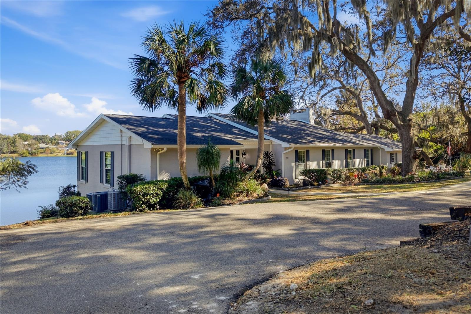 3105 S LAKESHORE COURT