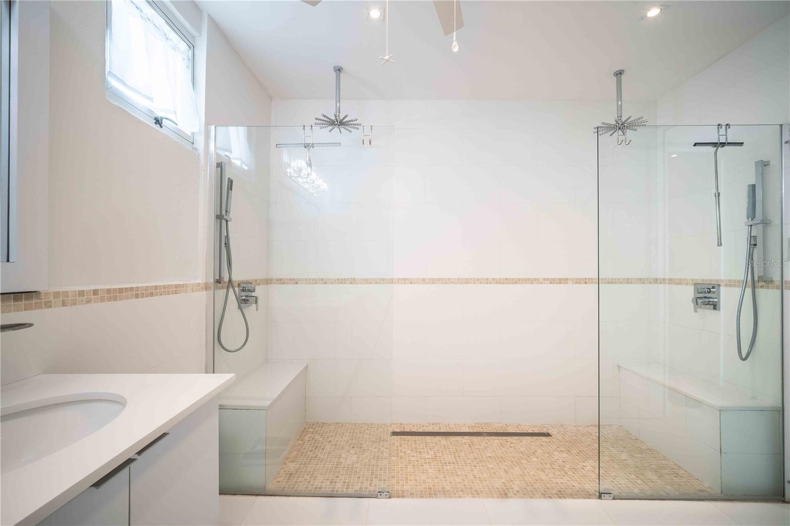 HARBOUR LAKES - Residential