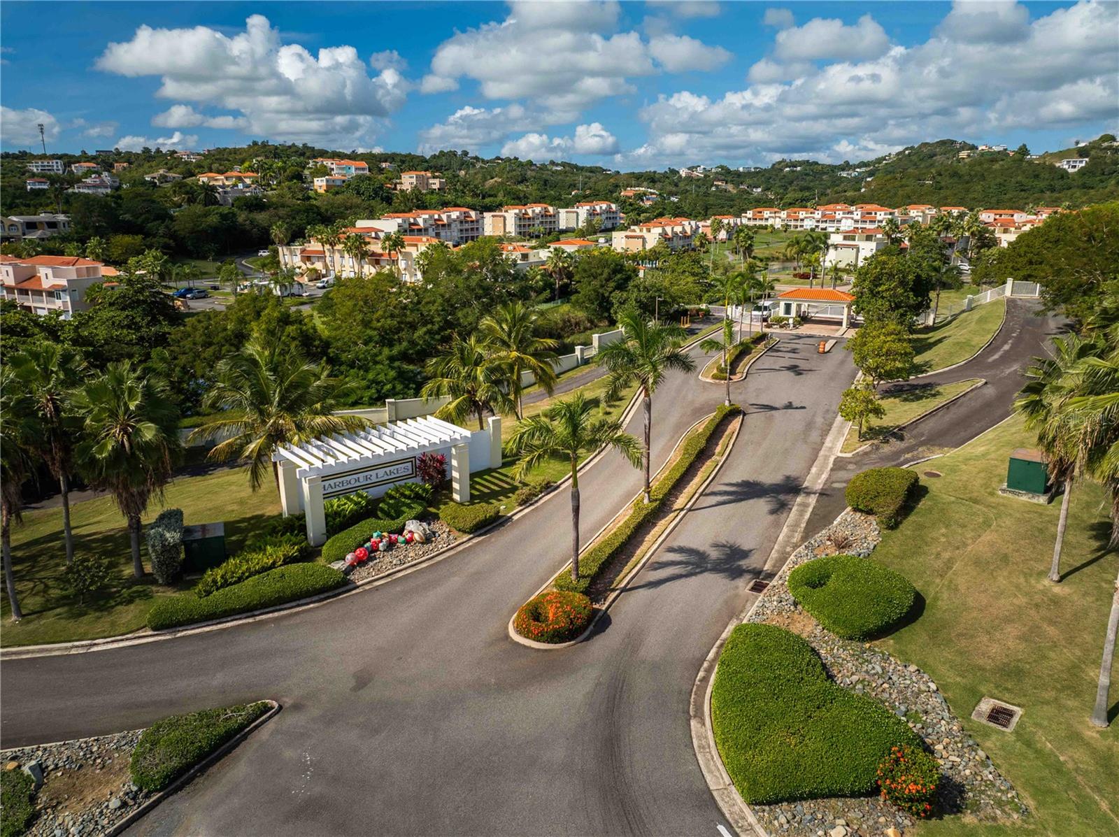 HARBOUR LAKES - Residential