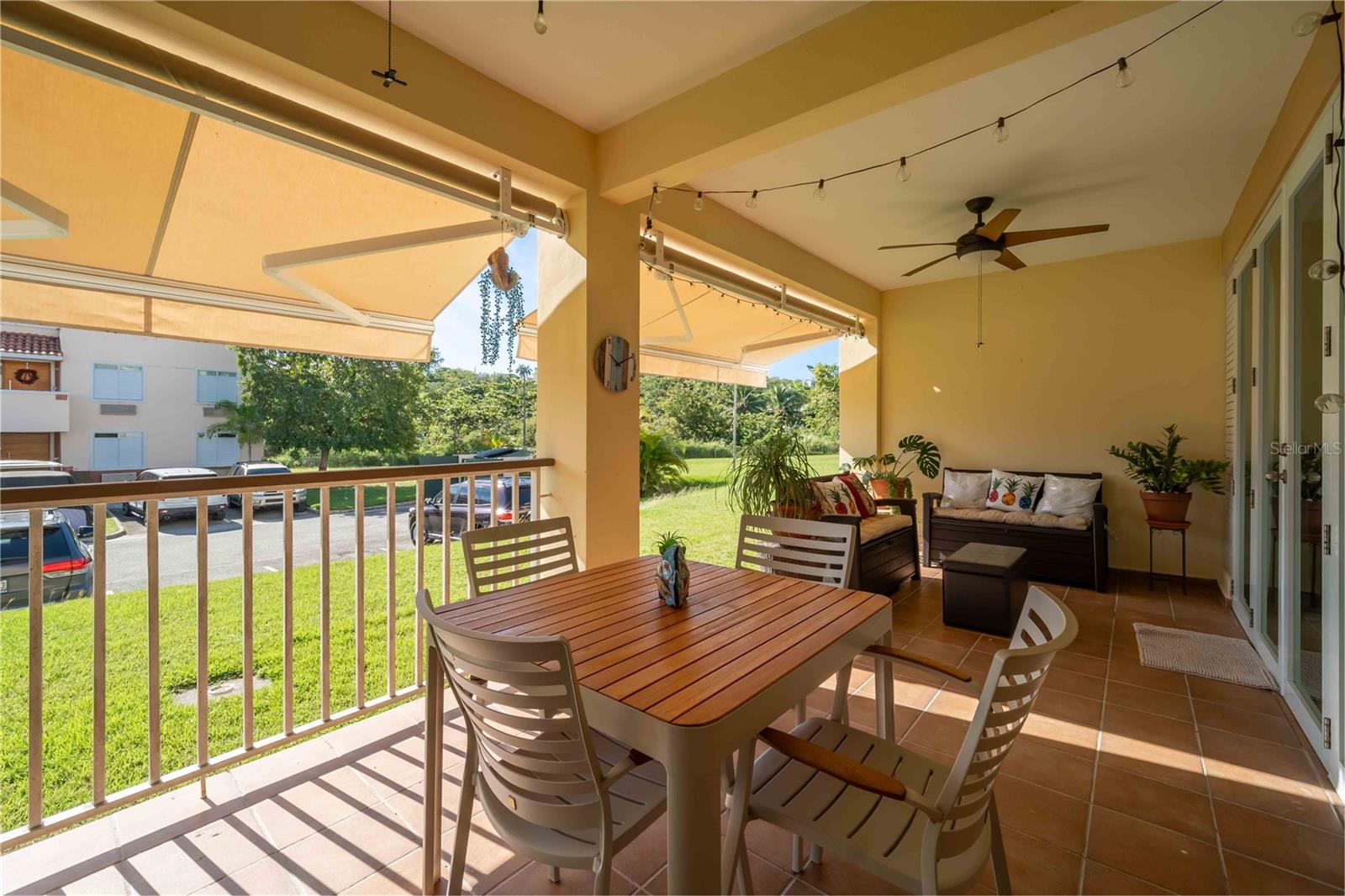 HARBOUR LAKES - Residential