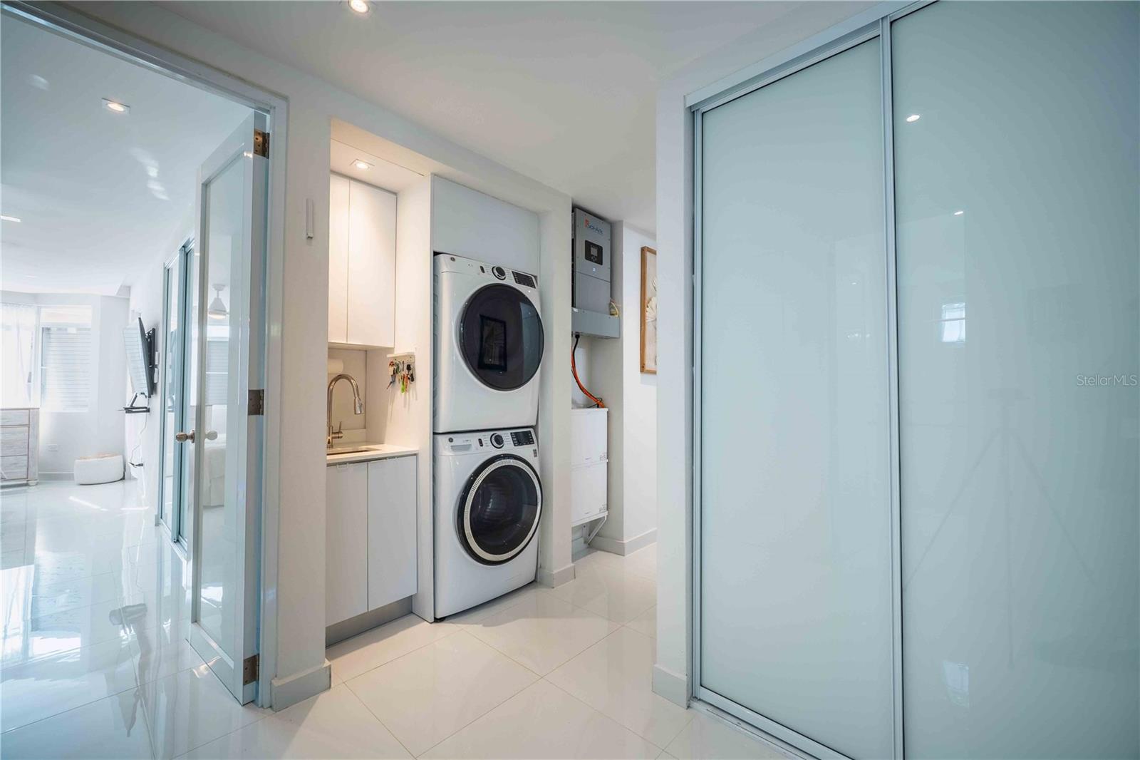 HARBOUR LAKES - Residential