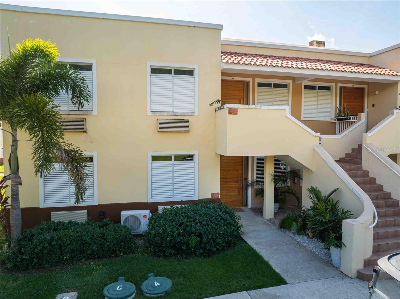 HARBOUR LAKES - Residential