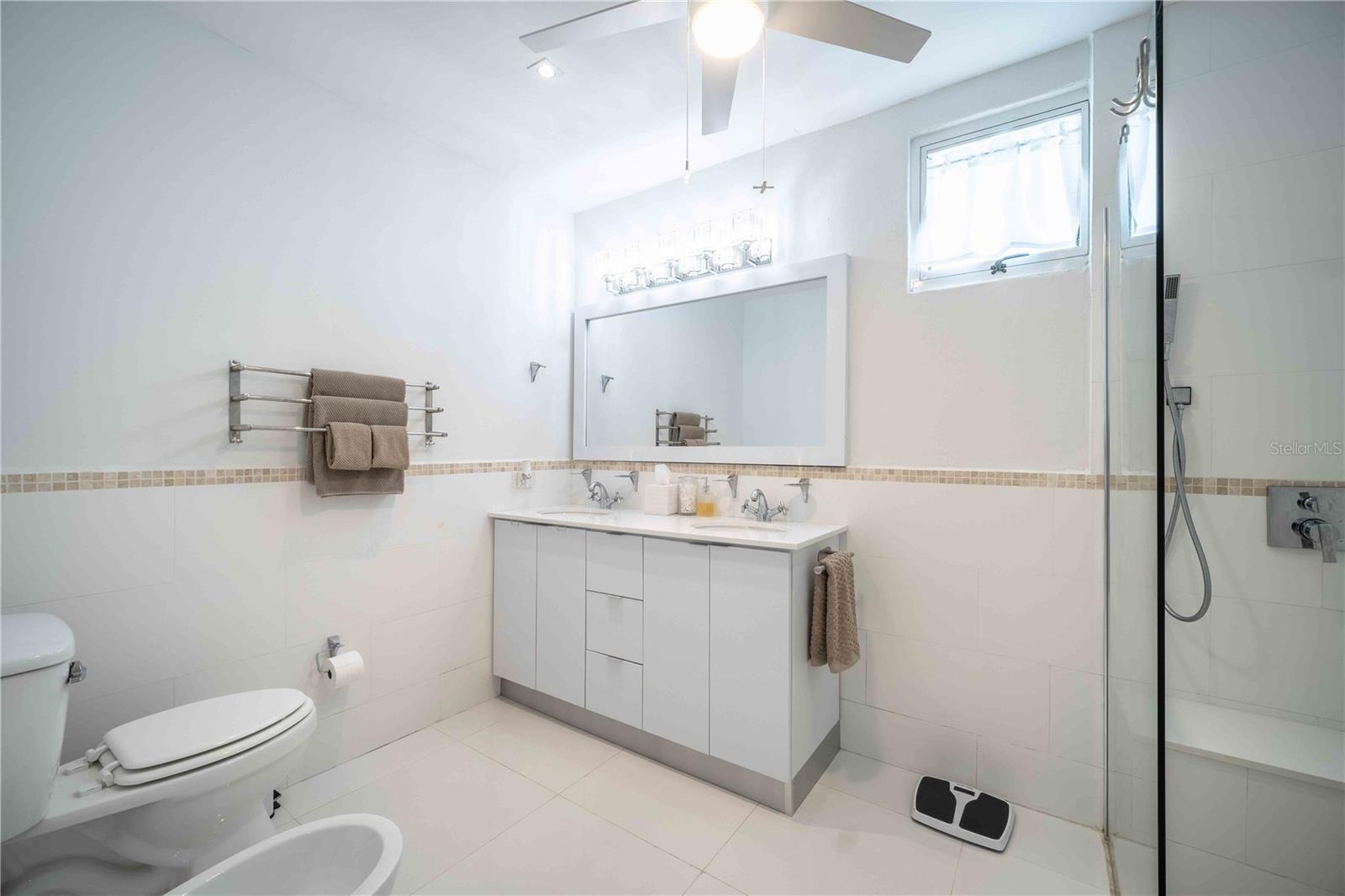 HARBOUR LAKES - Residential