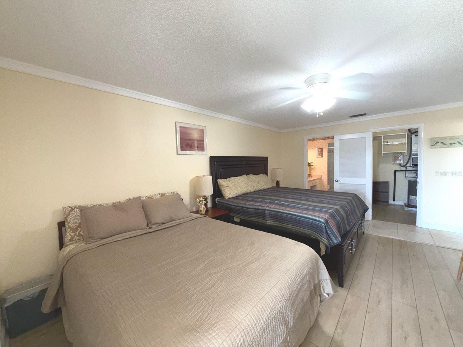 HARBOUR CLUB CONDO 2 - Residential