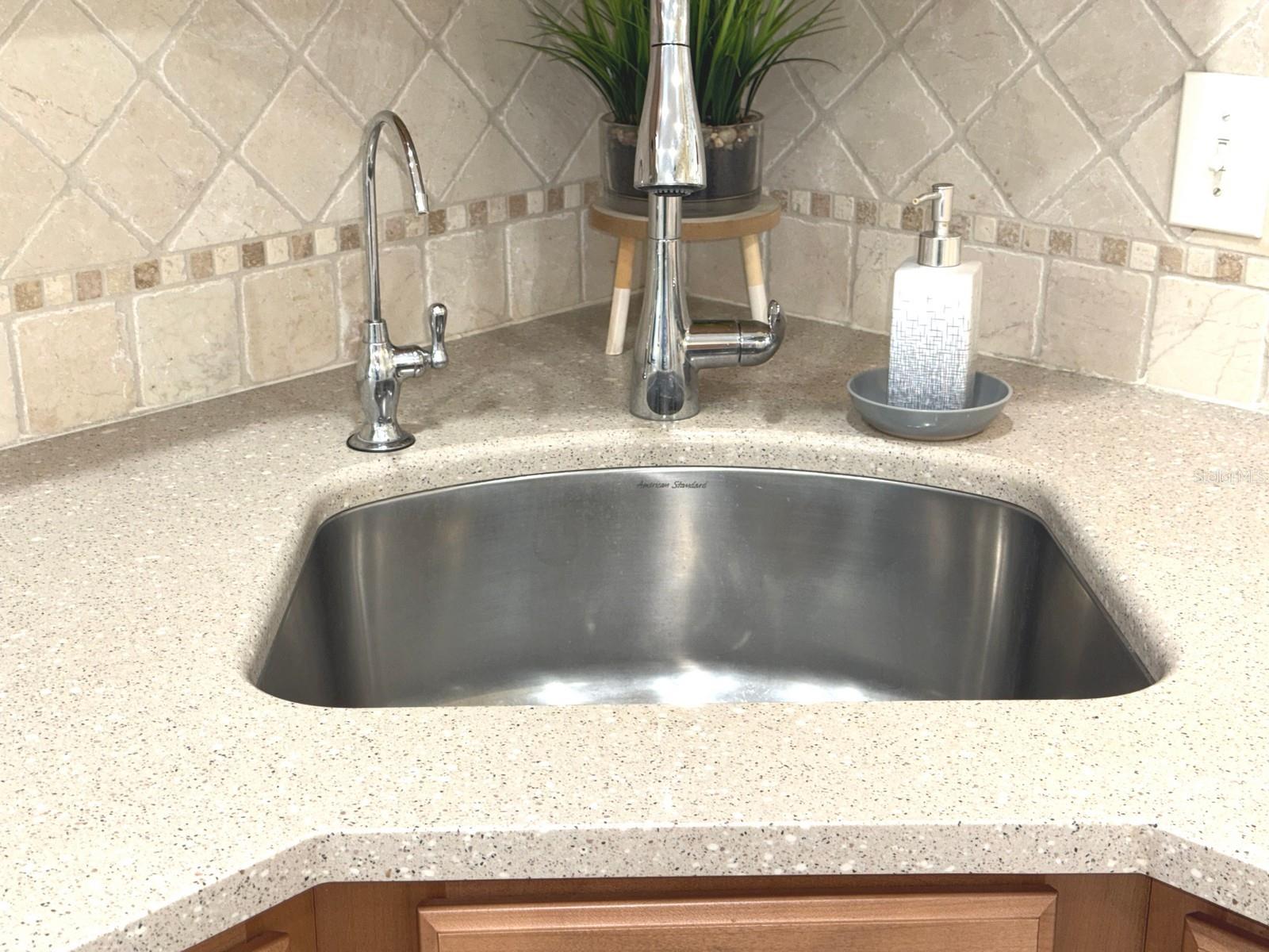 HARBOUR CLUB CONDO 2 - Residential