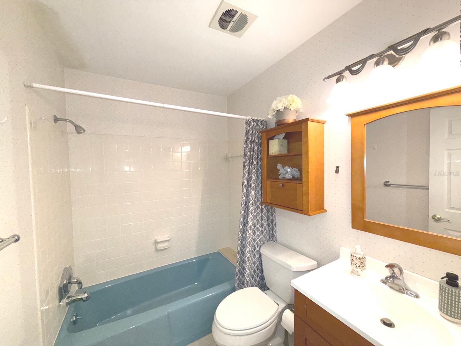 HARBOUR CLUB CONDO 2 - Residential