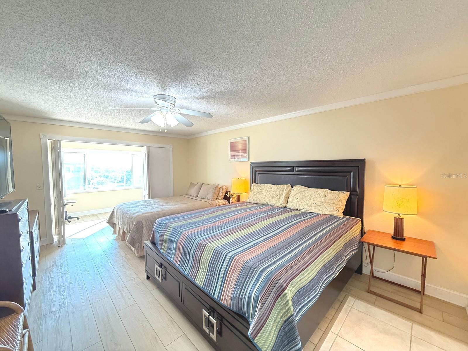 HARBOUR CLUB CONDO 2 - Residential