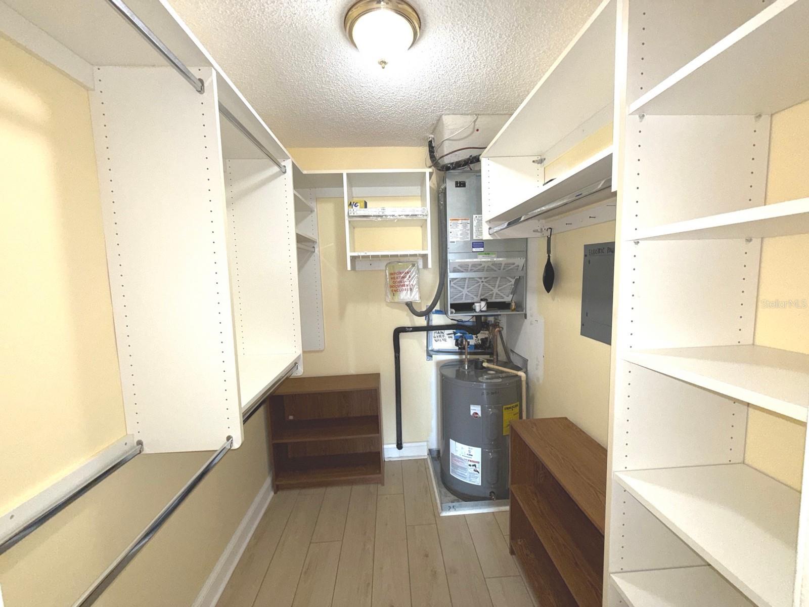 HARBOUR CLUB CONDO 2 - Residential