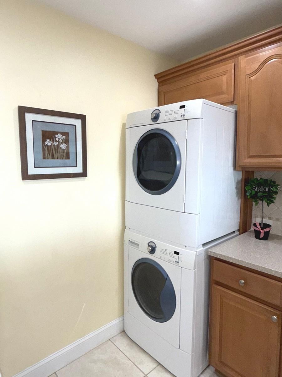 HARBOUR CLUB CONDO 2 - Residential