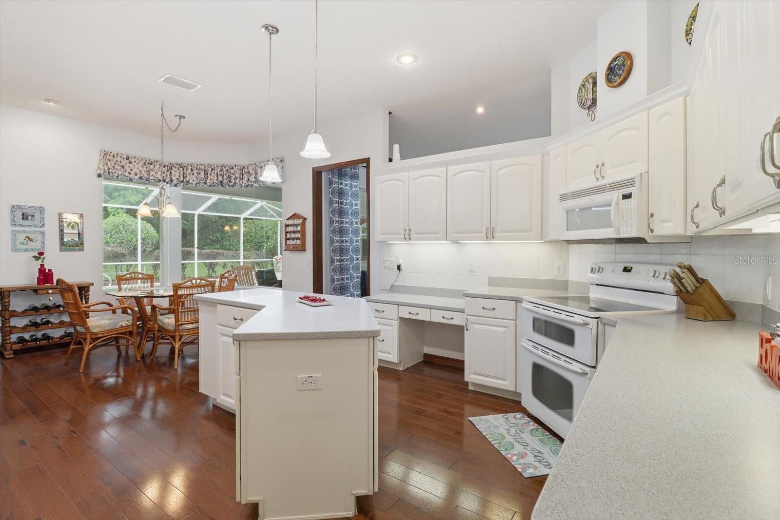 RAINBOW SPGS COUNTRY CLUB ESTATE - Residential