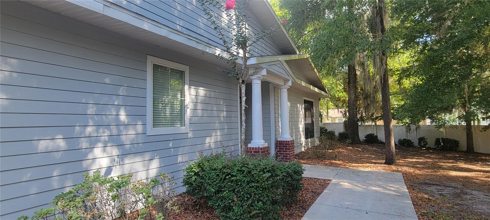 EAGLE TRACE TOWNHOMES - Residential Lease