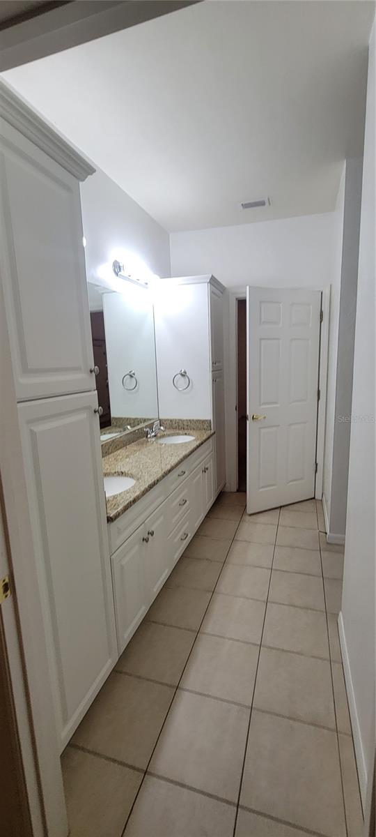 EAGLE TRACE TOWNHOMES - Residential Lease