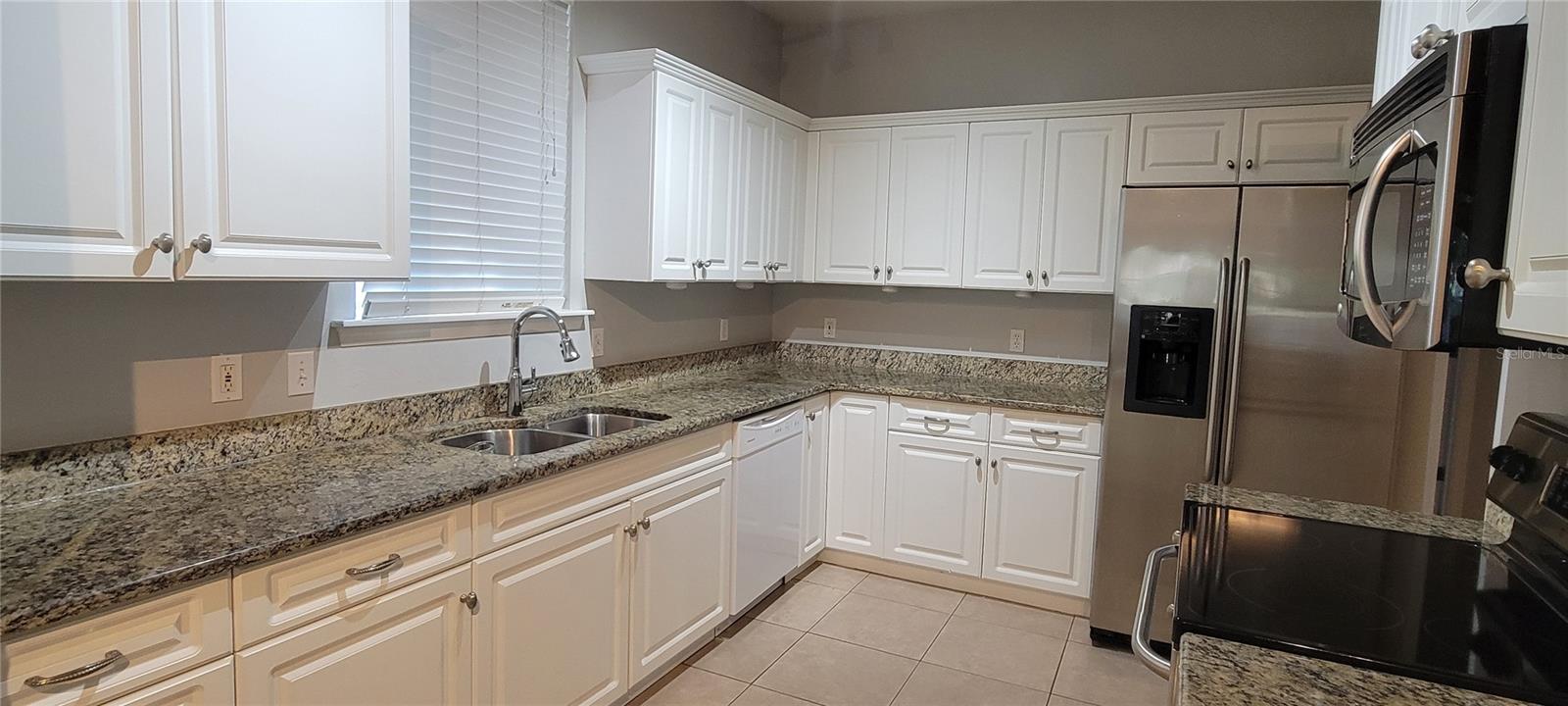 EAGLE TRACE TOWNHOMES - Residential Lease