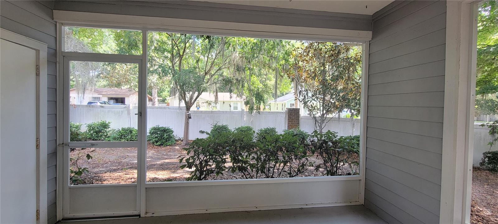 EAGLE TRACE TOWNHOMES - Residential Lease