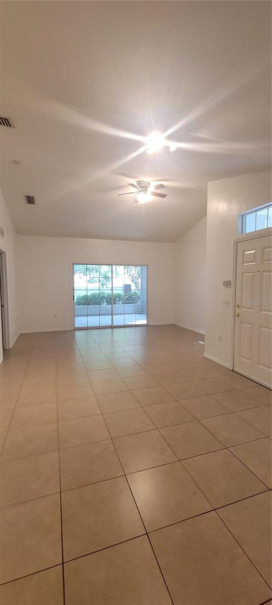 EAGLE TRACE TOWNHOMES - Residential Lease