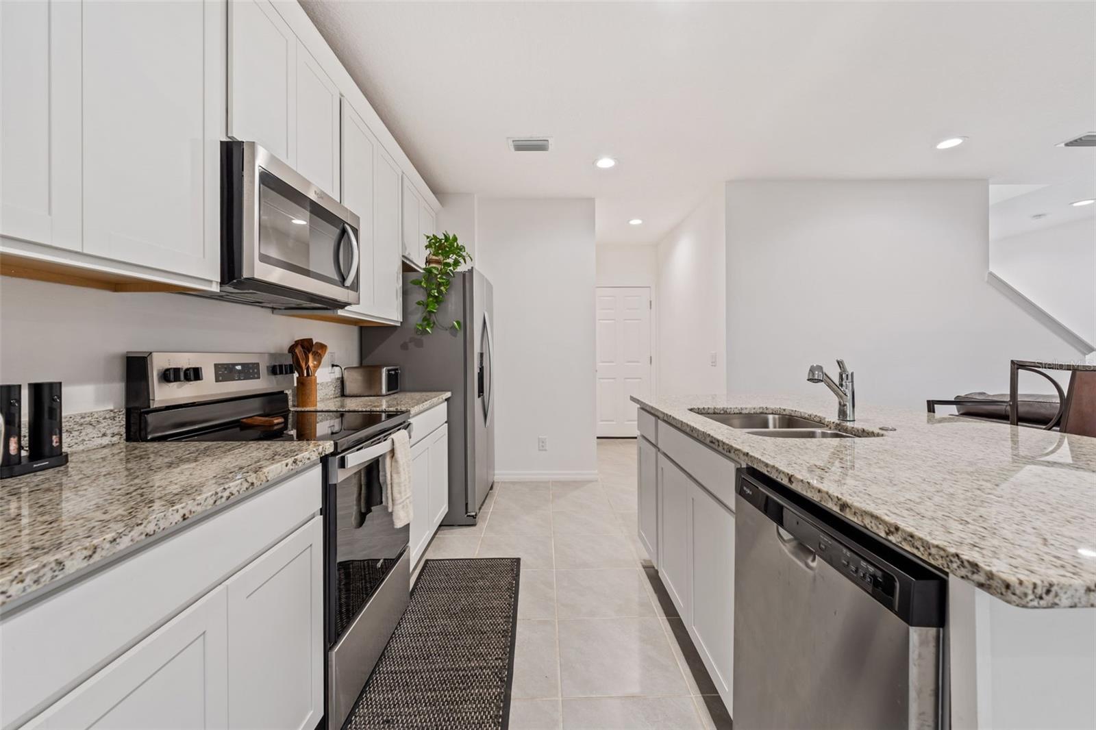 GROVELAND BLUE SPRING RESERVE TWNHMS - Residential