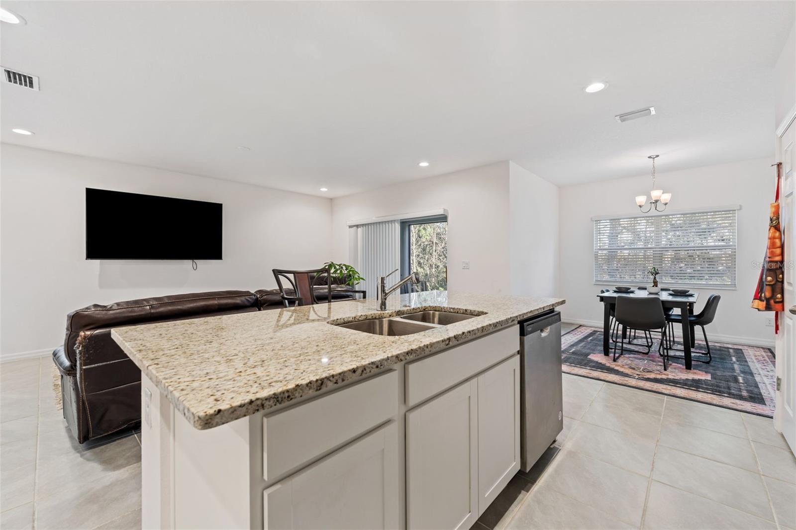 GROVELAND BLUE SPRING RESERVE TWNHMS - Residential