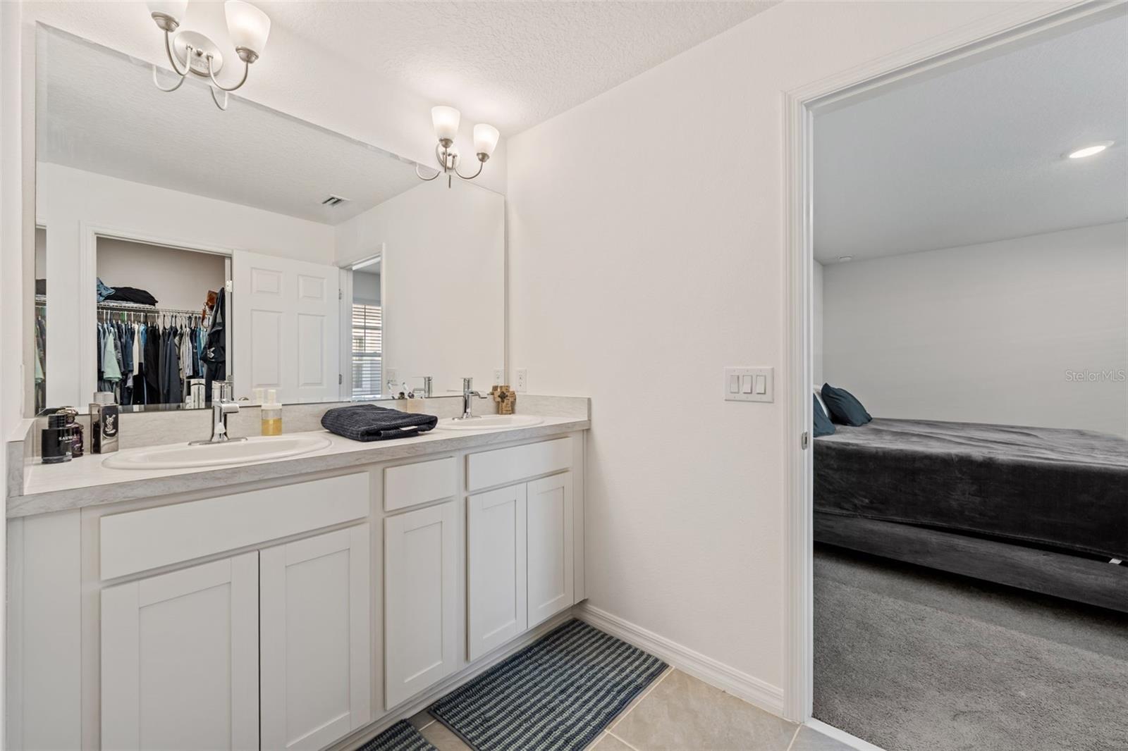 GROVELAND BLUE SPRING RESERVE TWNHMS - Residential