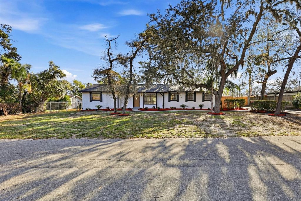 Photo of 12703 N 53rd Street, Temple Terrace, FL 33617 (MLS # TB8481866)