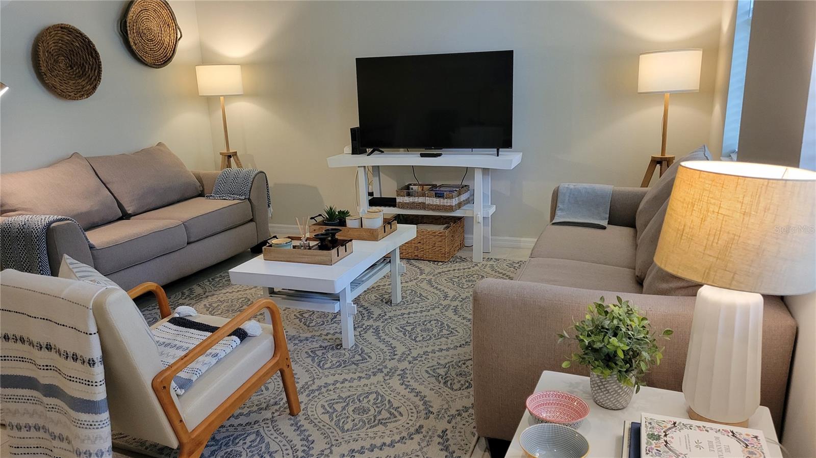 SAN MICHELE AT UNIVERSITY COMMONS - Residential Lease