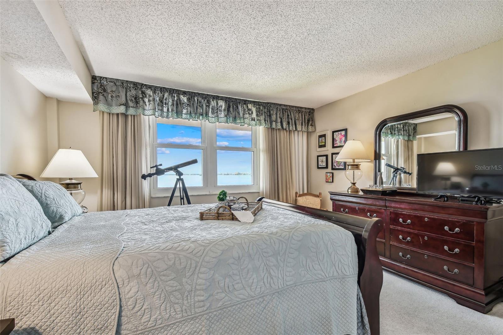 EDGEWATER ARMS 4TH CONDO - Residential