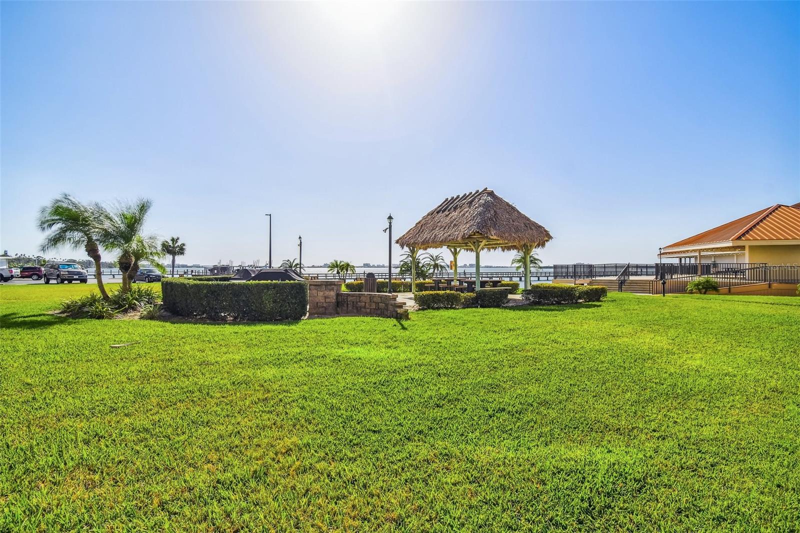 EDGEWATER ARMS 4TH CONDO - Residential