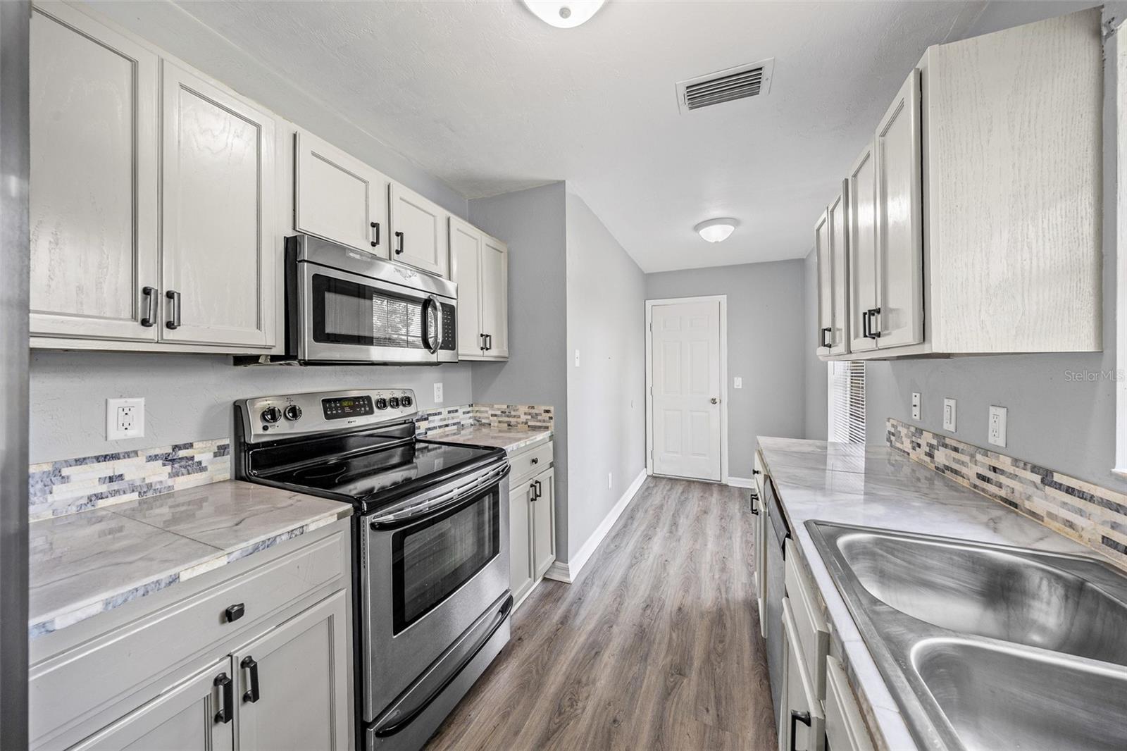 LEIGHTON ESTATE - Residential