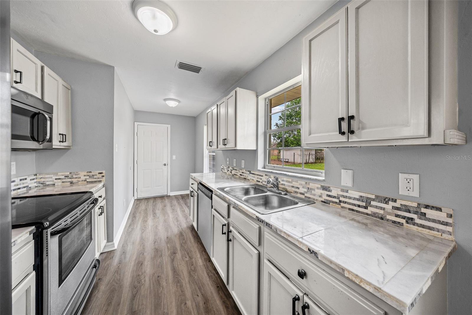 LEIGHTON ESTATE - Residential