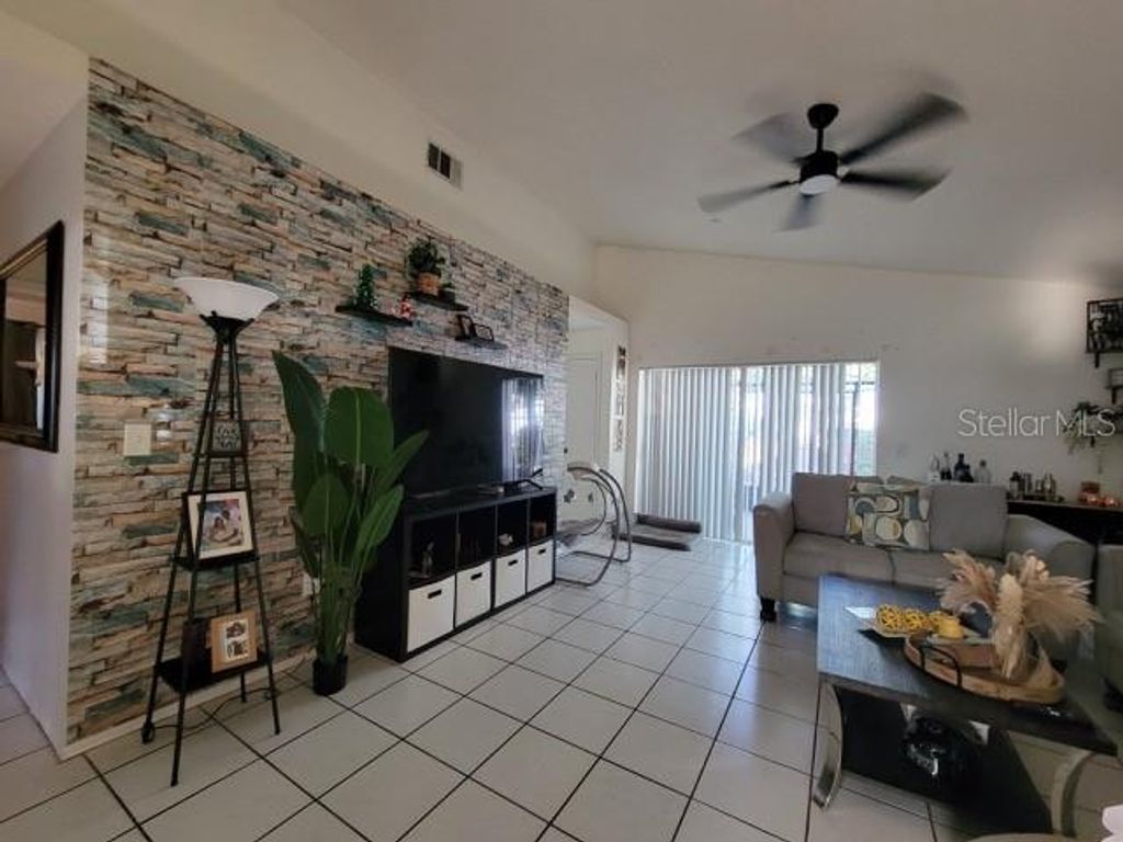 Photo of 4611 Bridgeton Lane, Orlando, FL 32817 (MLS # O6395346)