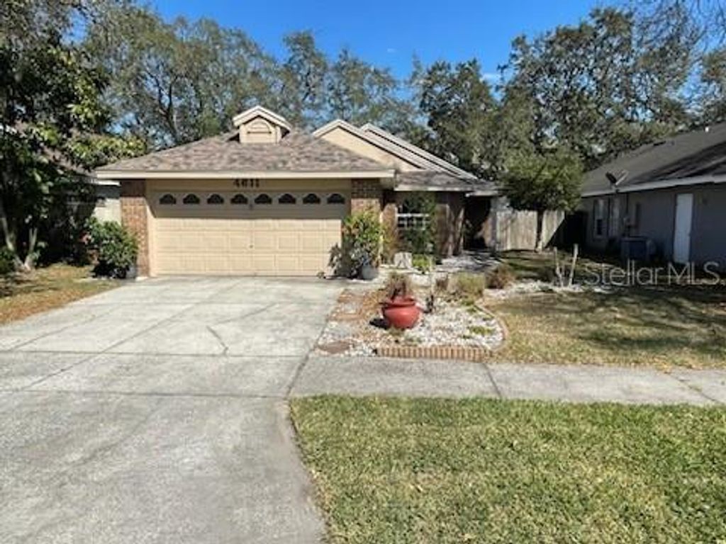 Photo of 4611 Bridgeton Lane, Orlando, FL 32817 (MLS # O6395346)