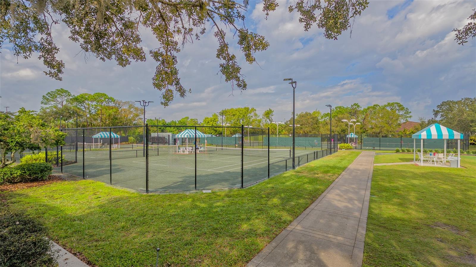 UNIVERSITY PARK - Residential Lease