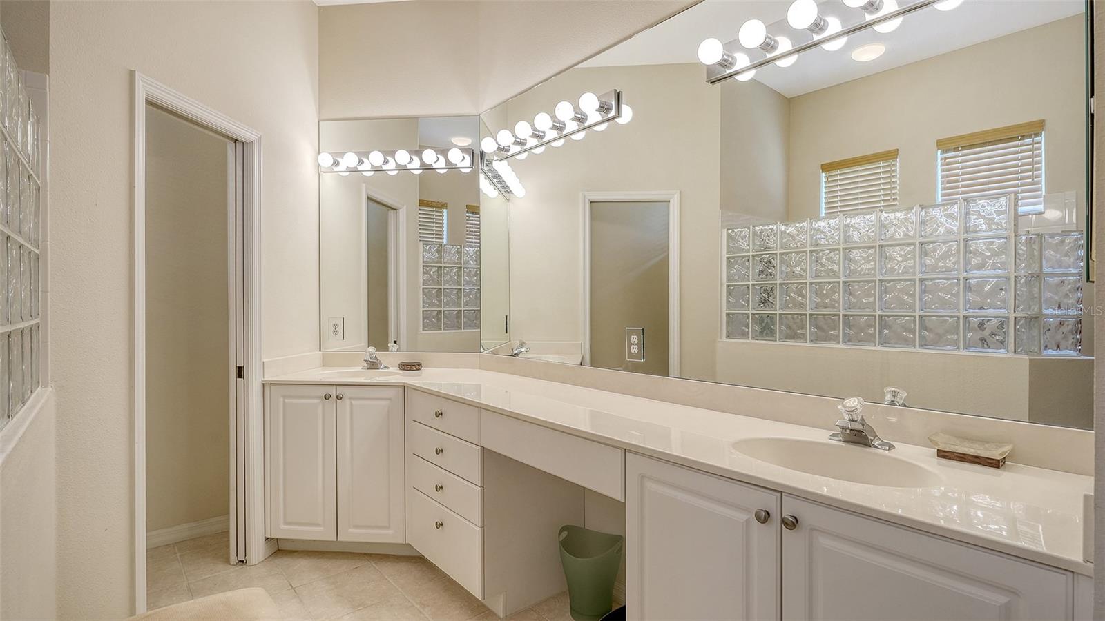 UNIVERSITY PARK - Residential Lease