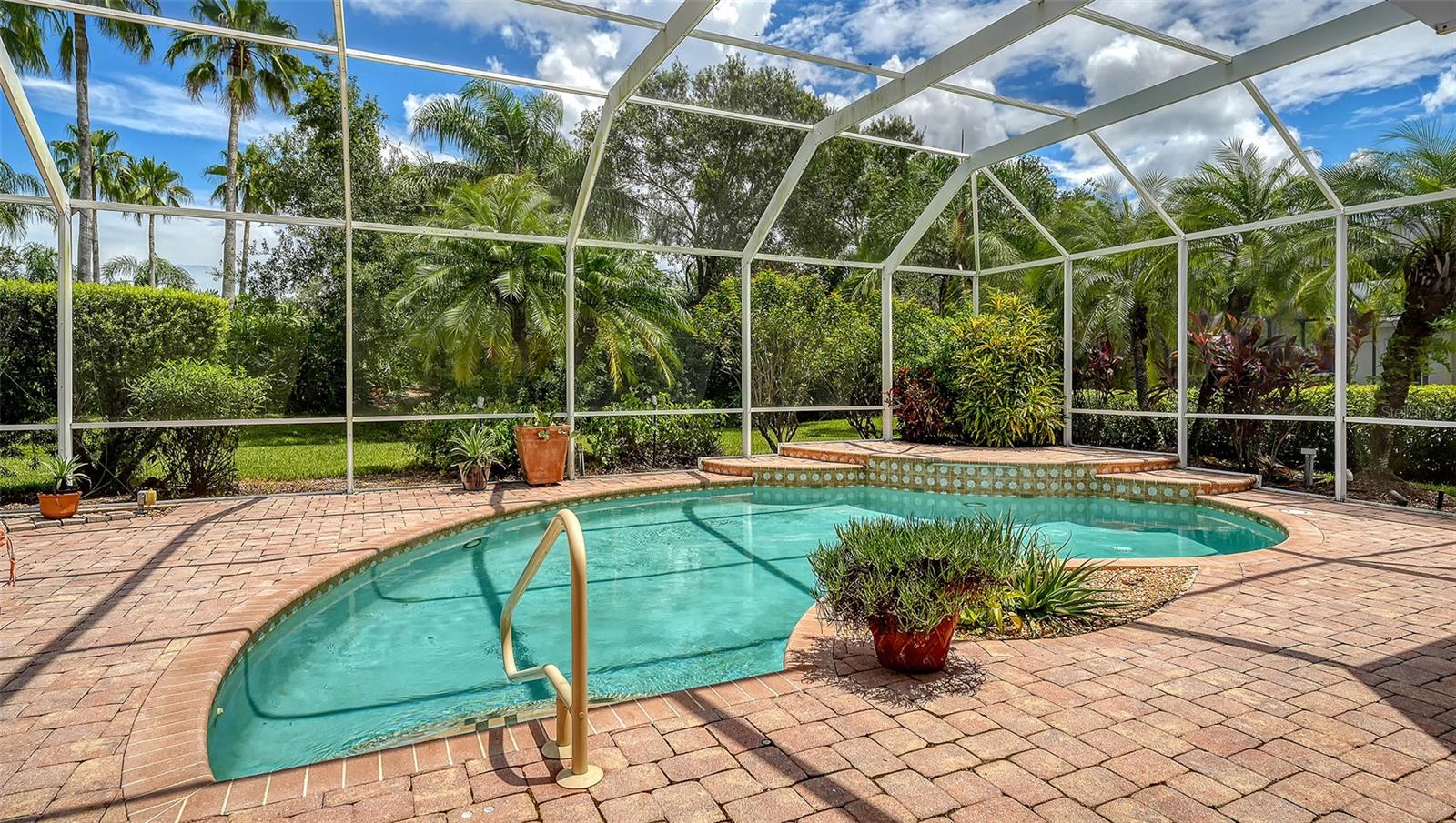 UNIVERSITY PARK - Residential Lease