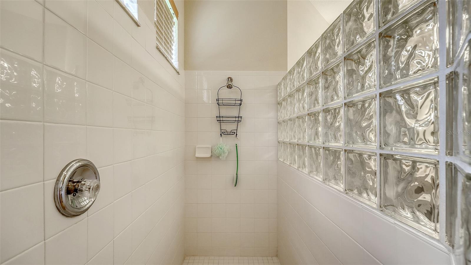 UNIVERSITY PARK - Residential Lease