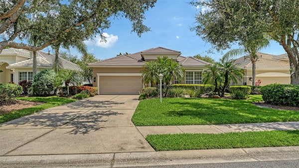 6909 LENNOX PL, UNIVERSITY PARK, FL 34201 - Image 99af6a80cf4e34320004ee6a65ce5455/597896589