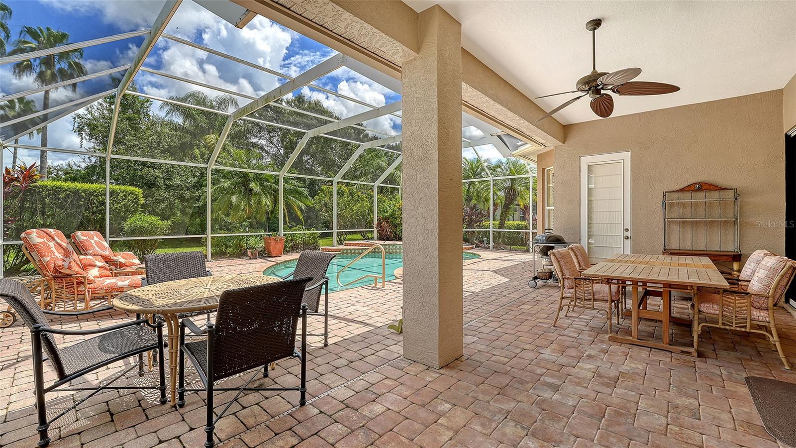 UNIVERSITY PARK - Residential Lease