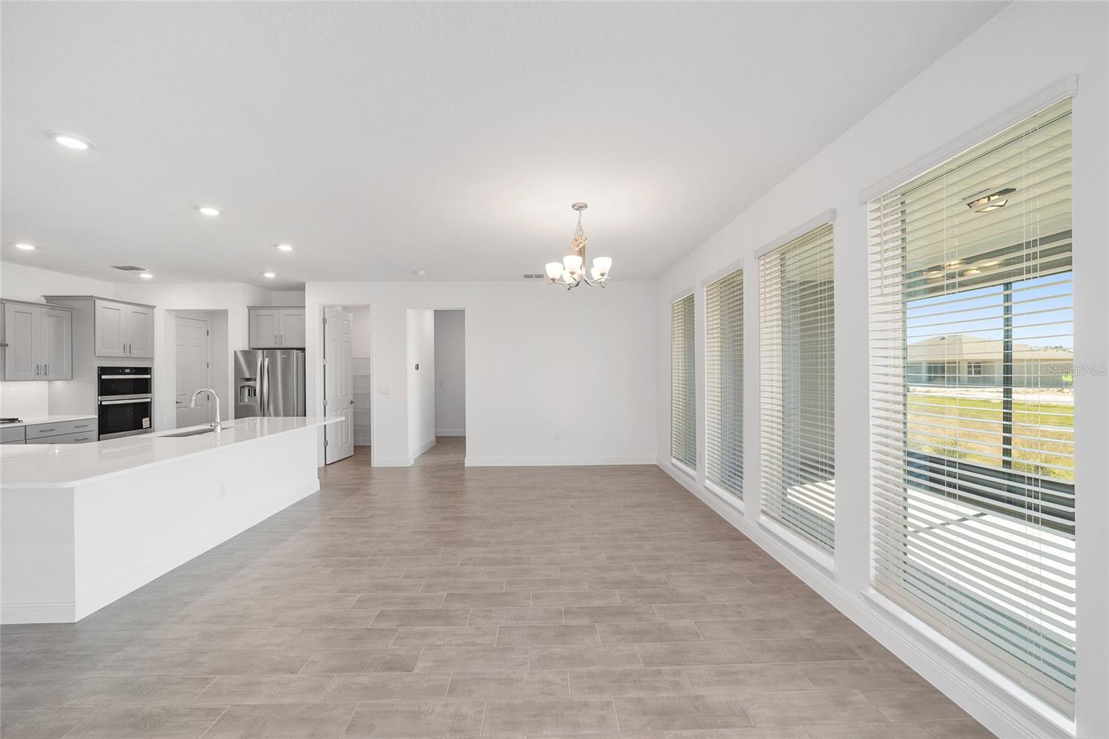 ON TOP OF THE WORLD - Residential