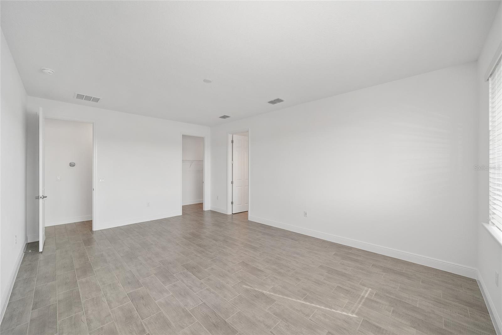 ON TOP OF THE WORLD - Residential