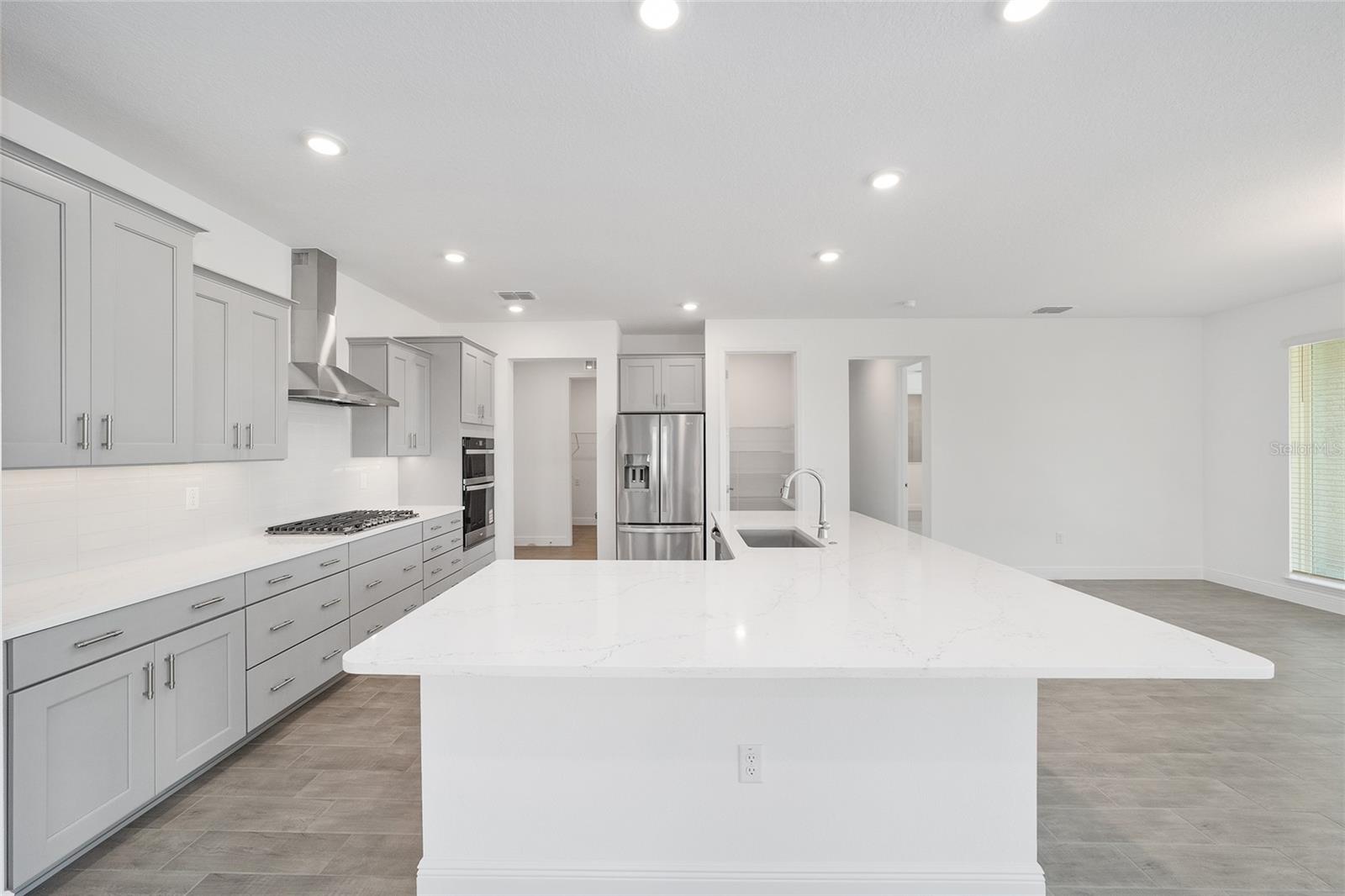 ON TOP OF THE WORLD - Residential