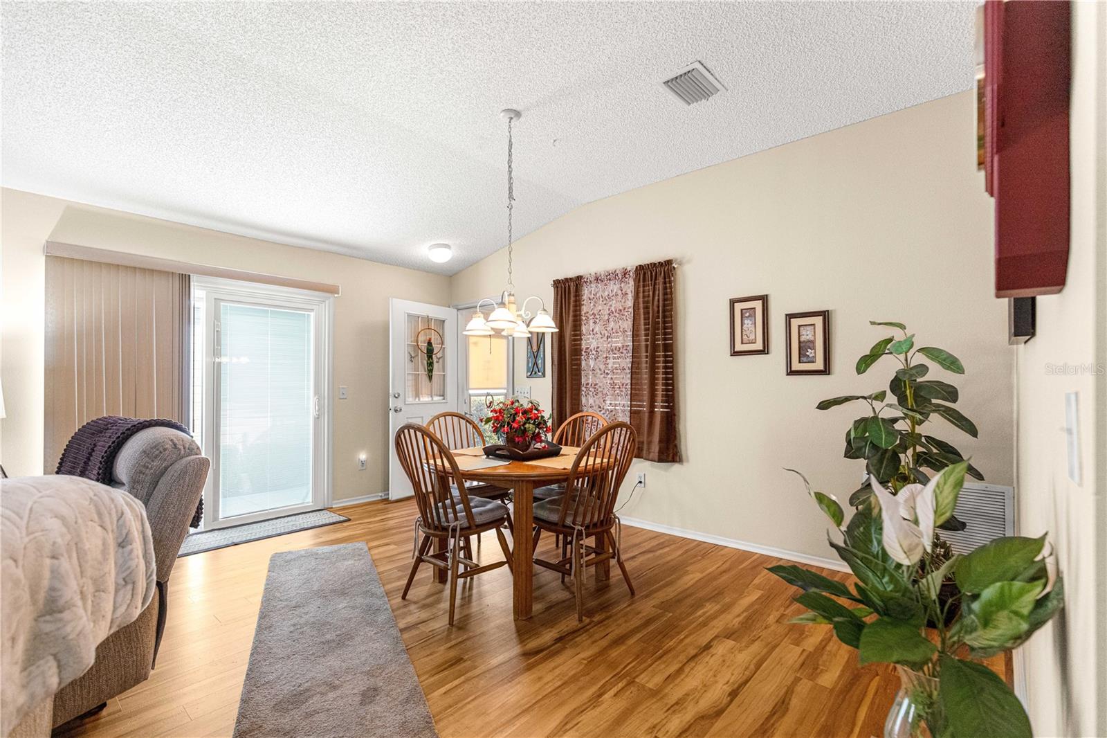 VILLAS/MERRY OAK - Residential