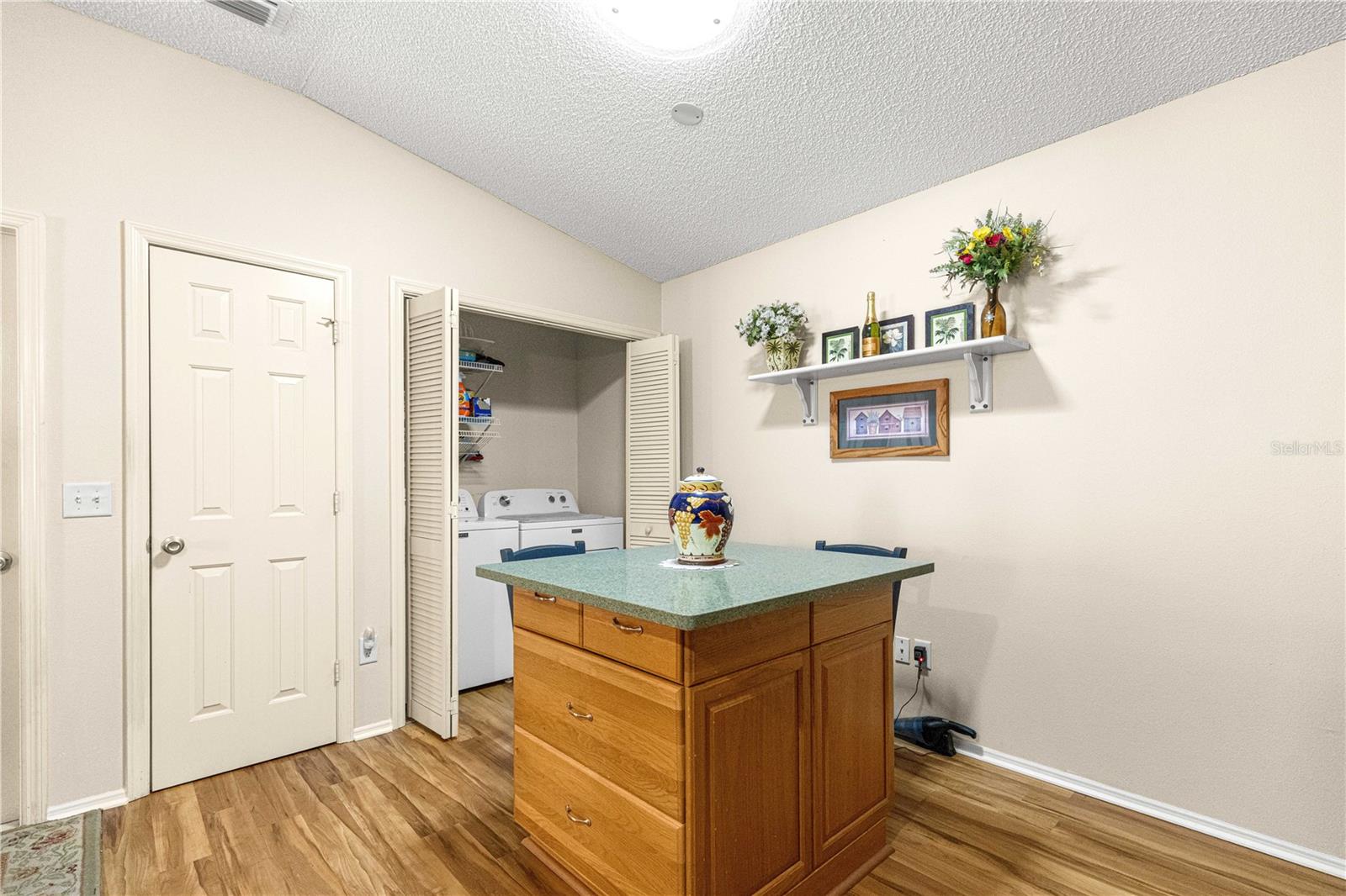 VILLAS/MERRY OAK - Residential